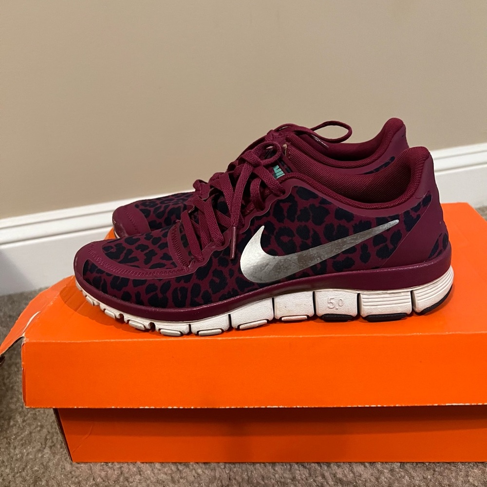 Used Nike free shoes